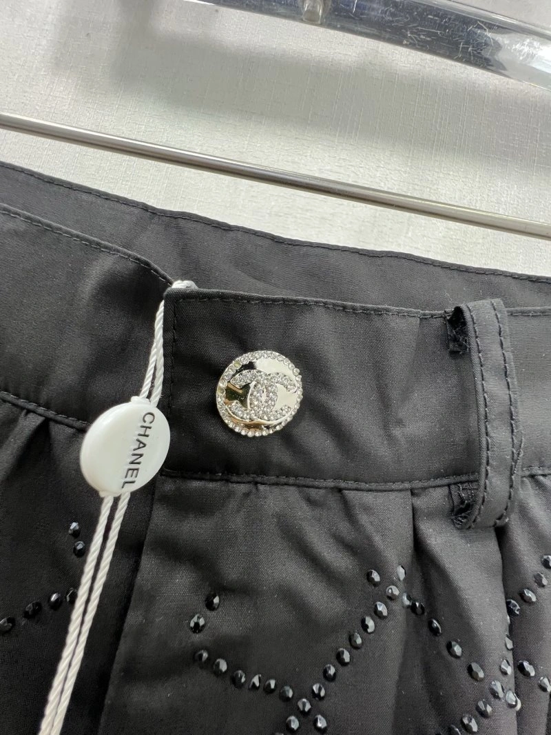 Snug Chanel Short Pants 109737