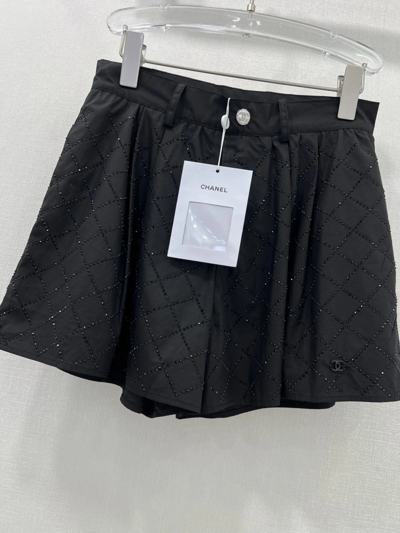 Snug Chanel Short Pants 109737