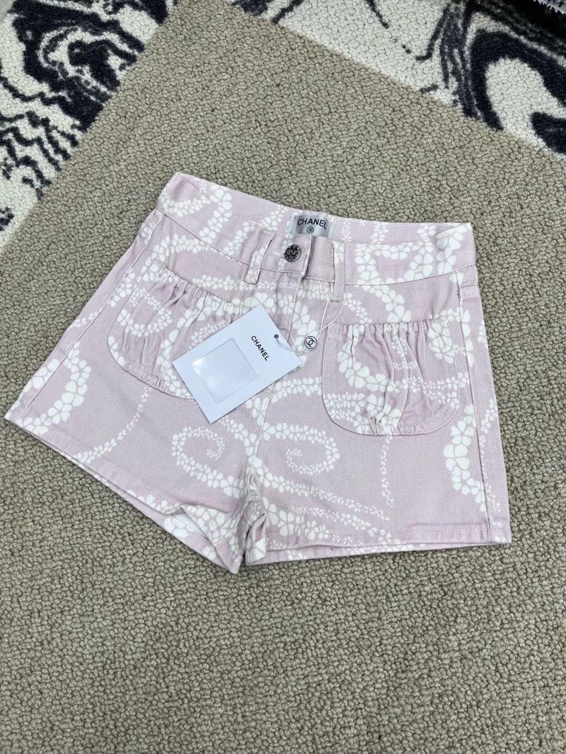 Chanel Short Pants Youthful 109733