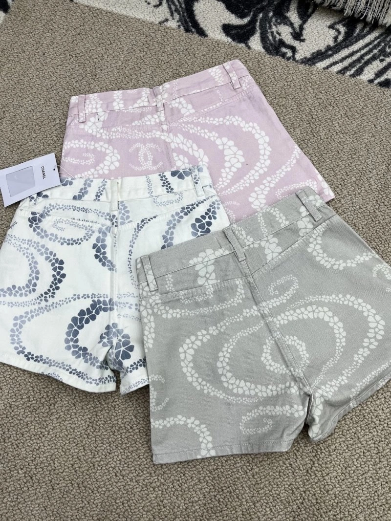 Chanel Short Pants Youthful 109733