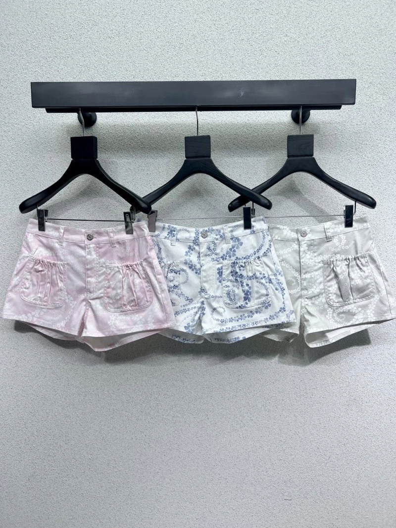Chanel Short Pants Elegant 109732