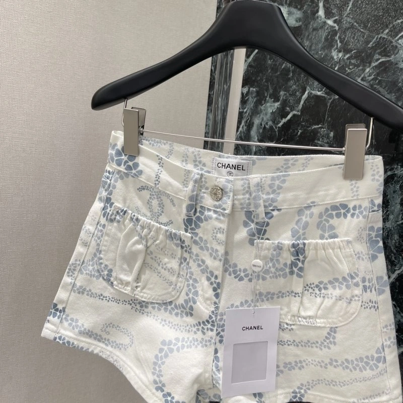 Sustainable Chanel Short Pants 109458