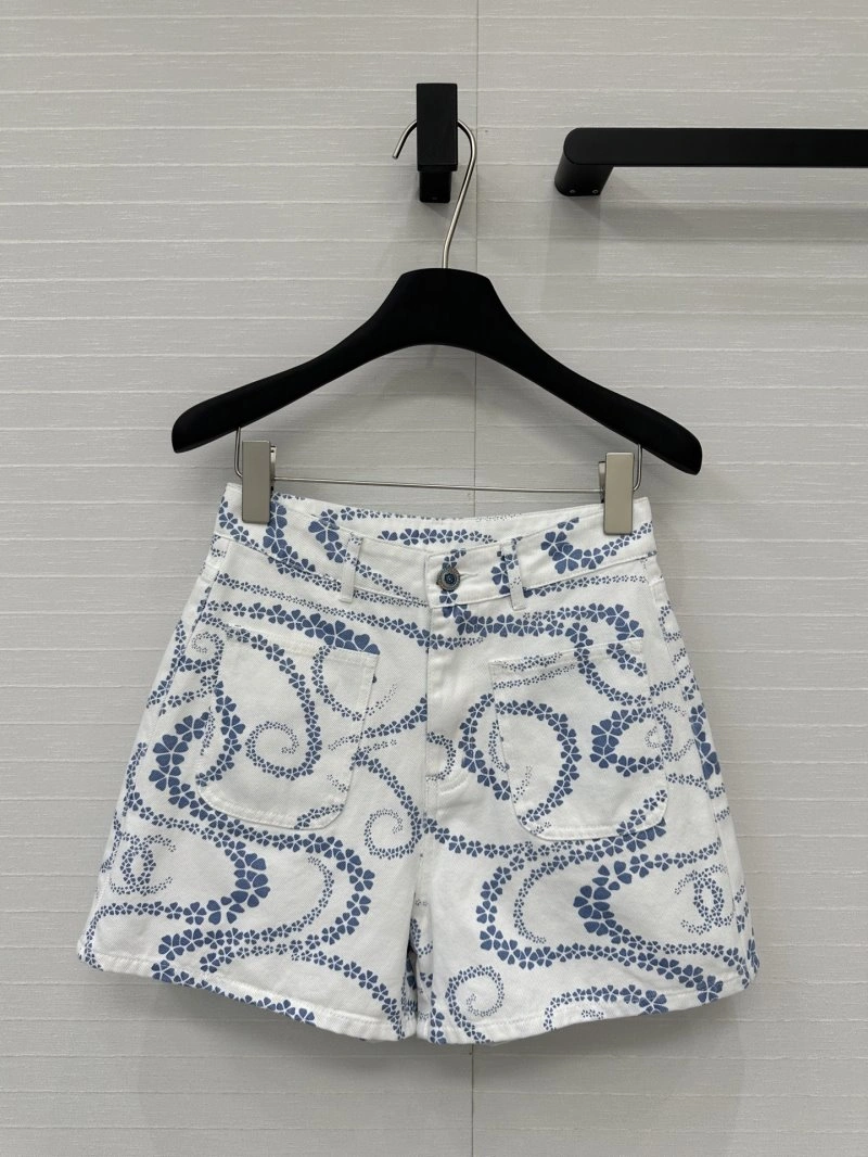 Chanel Short Pants Elegant 109435