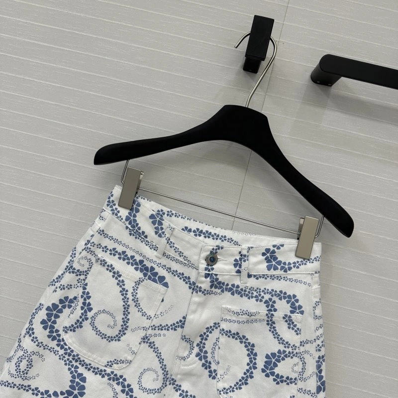 Chanel Short Pants Elegant 109435