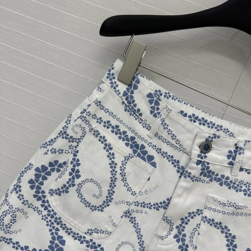 Chanel Short Pants Elegant 109435