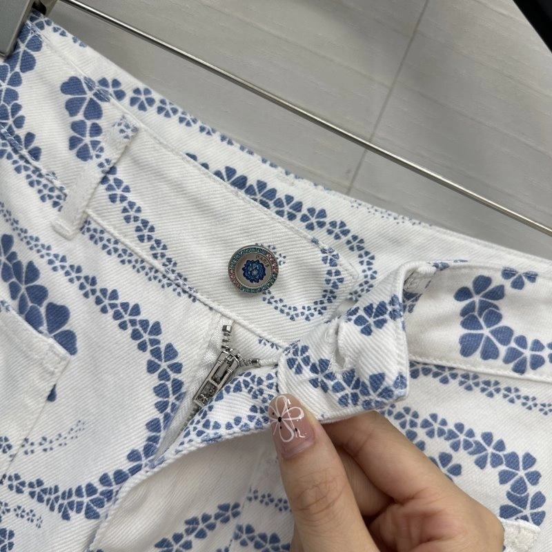 Chanel Short Pants Elegant 109435