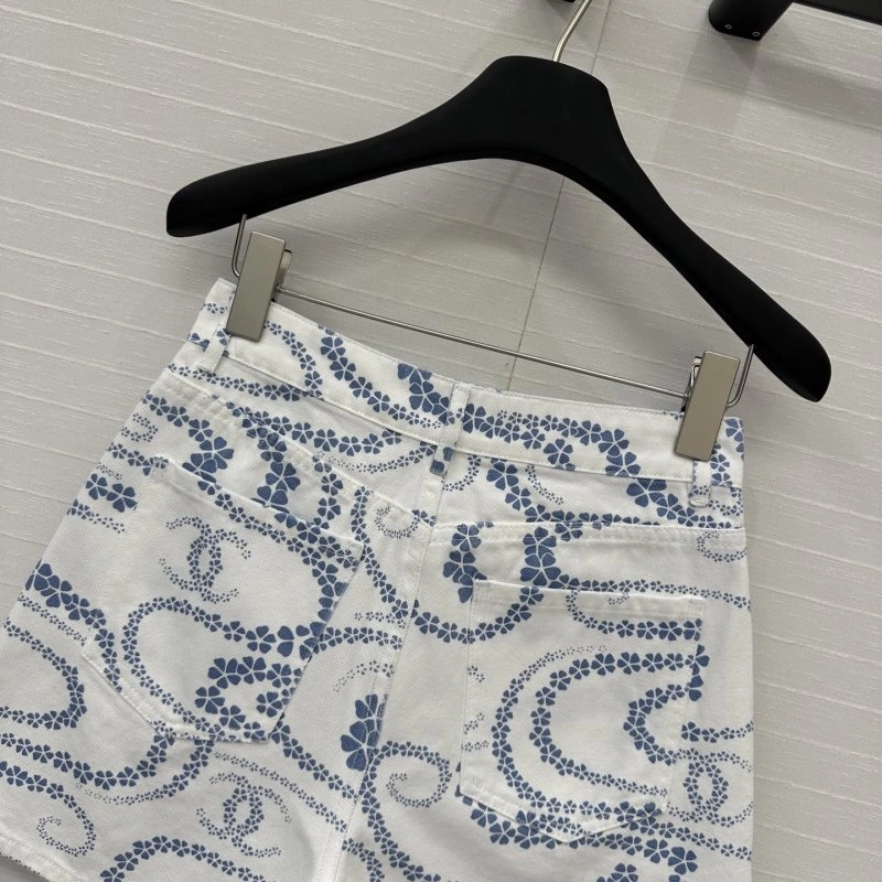 Chanel Short Pants Elegant 109435