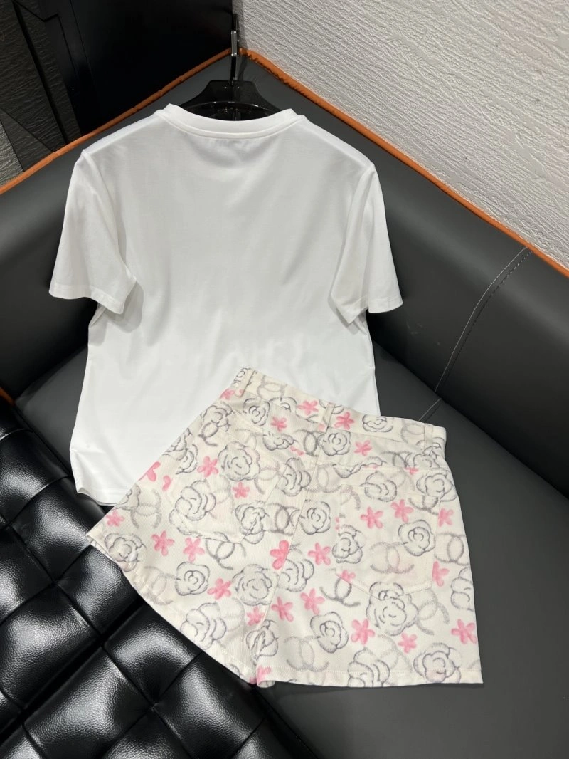 Classic Chanel Short Suits 109345