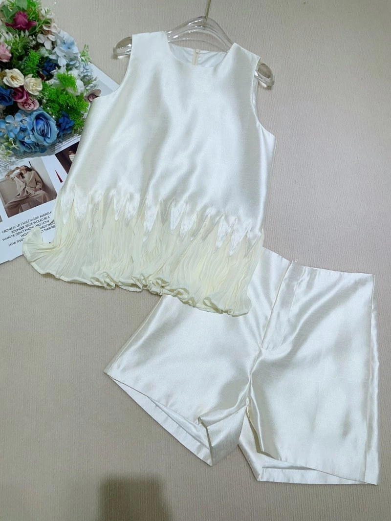 Chanel Short Suits Tailored 108765