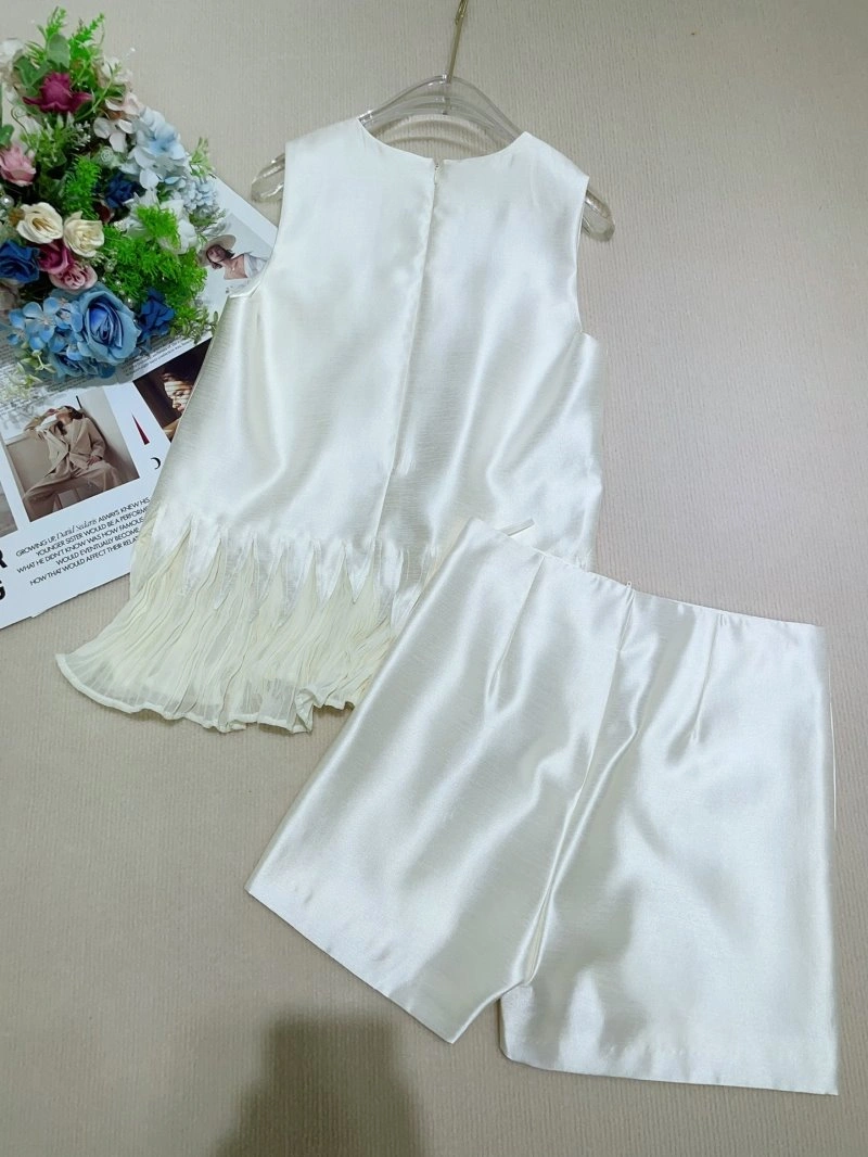 Chanel Short Suits Tailored 108765