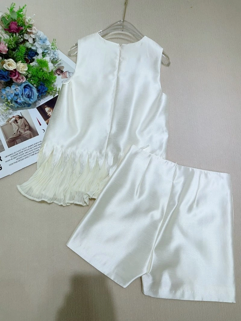 Chanel Short Suits Tailored 108765
