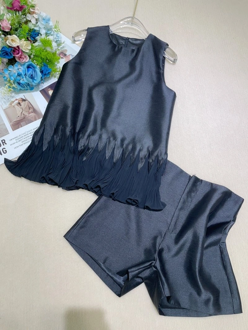 Chanel Short Suits SmartChoice 108756