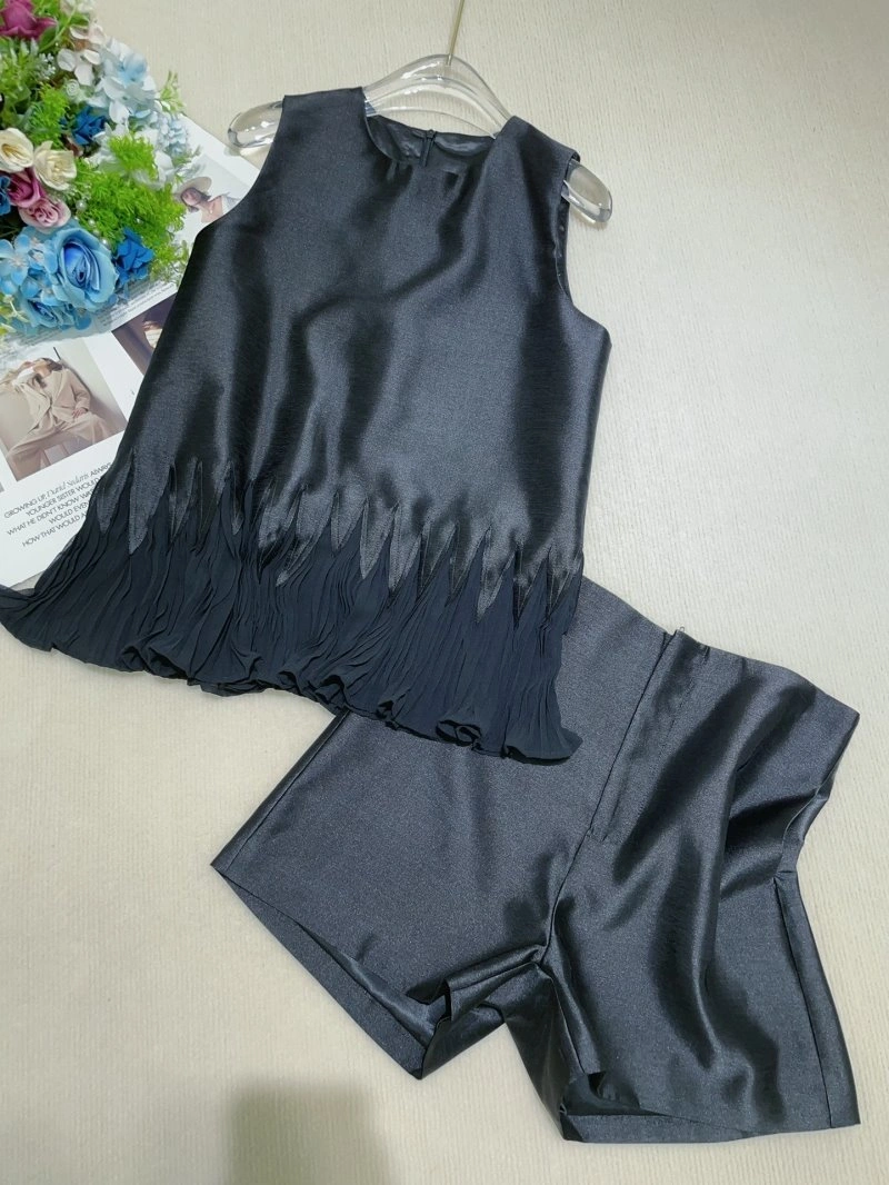 Chanel Short Suits SmartChoice 108756