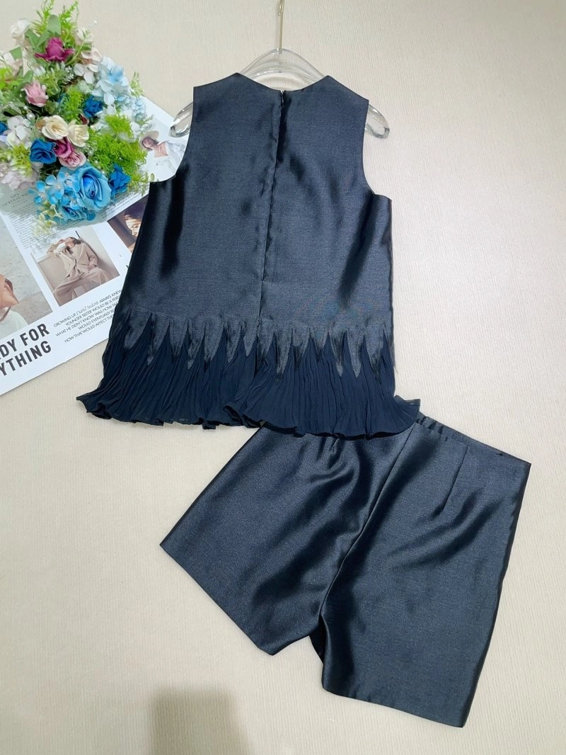 Chanel Short Suits SmartChoice 108756