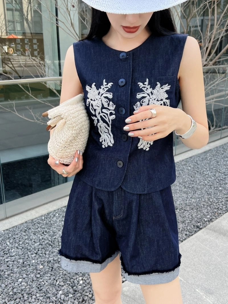 Chanel Short Suits Thermal 108754