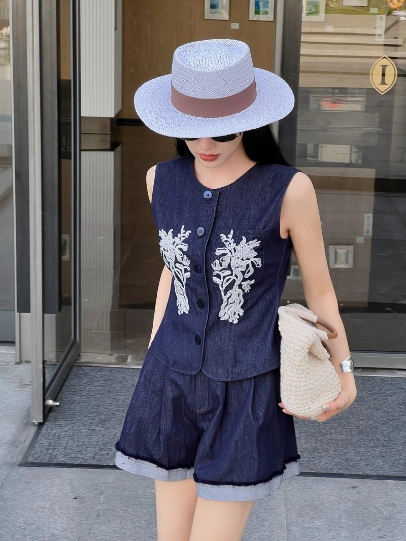Chanel Short Suits Thermal 108754