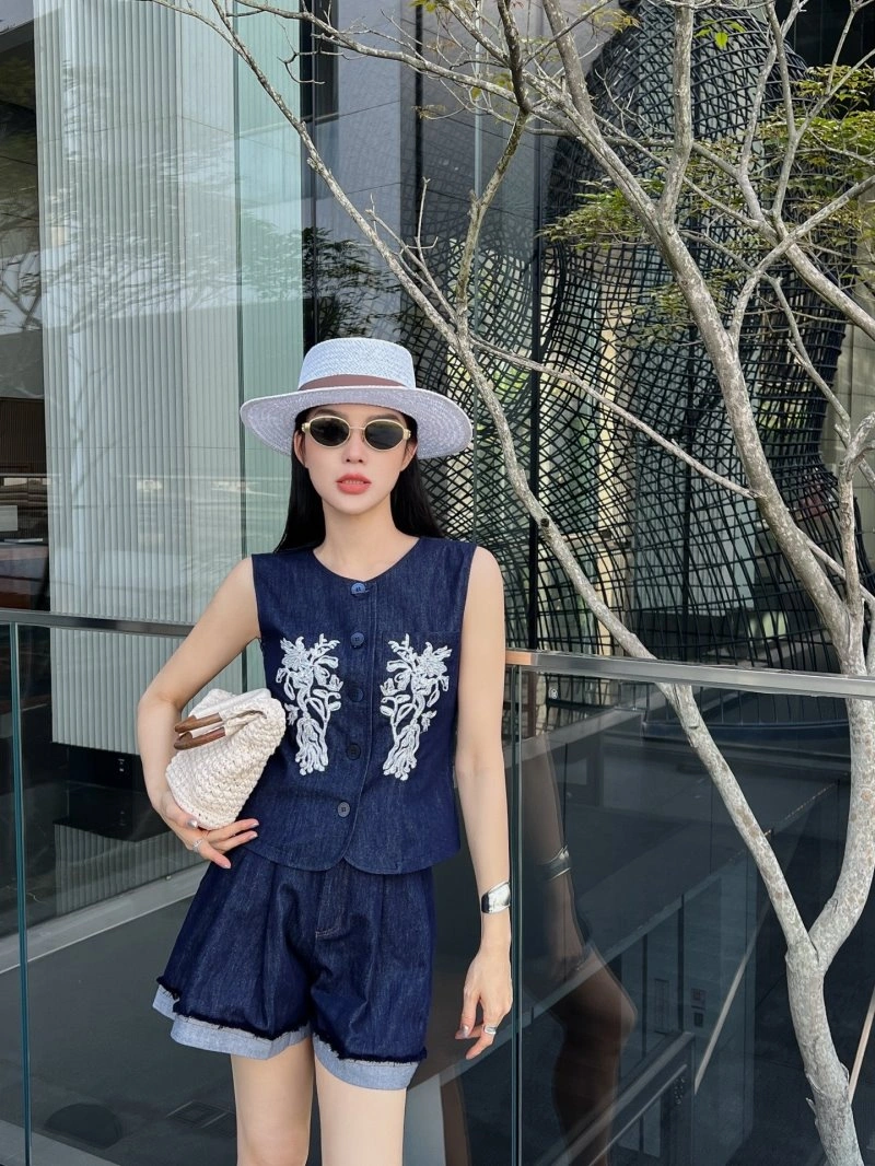 Chanel Short Suits Thermal 108754
