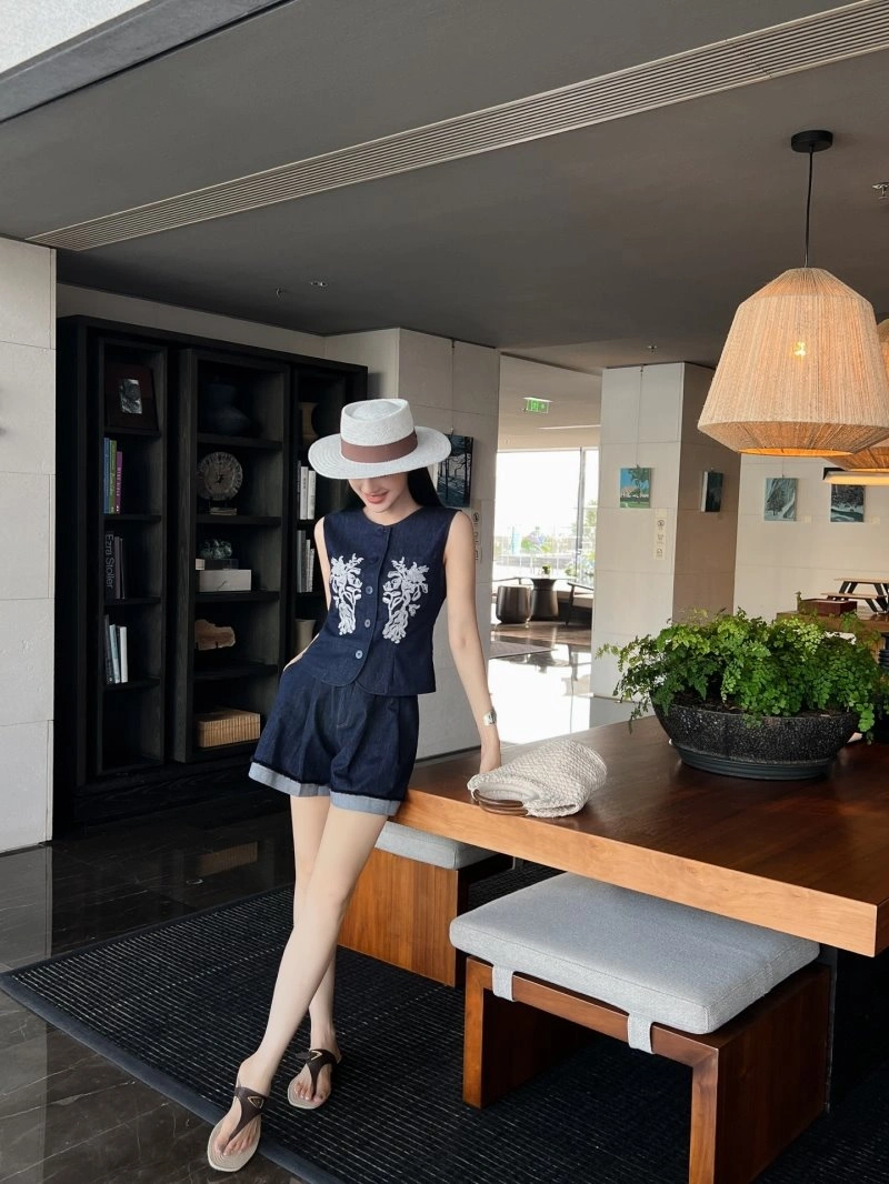 Chanel Short Suits Thermal 108754