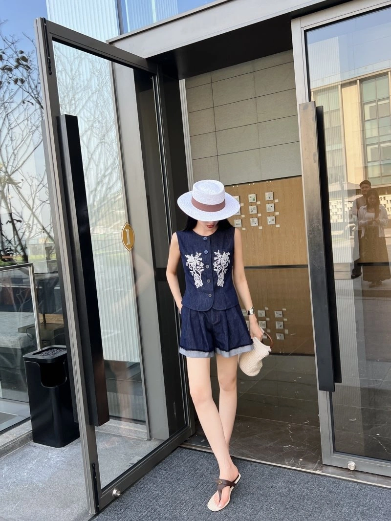 Chanel Short Suits Thermal 108754