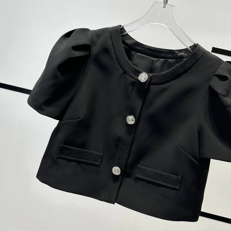 Flexible Chanel Short Suits 108760