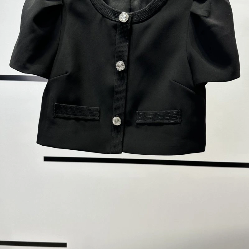 Flexible Chanel Short Suits 108760