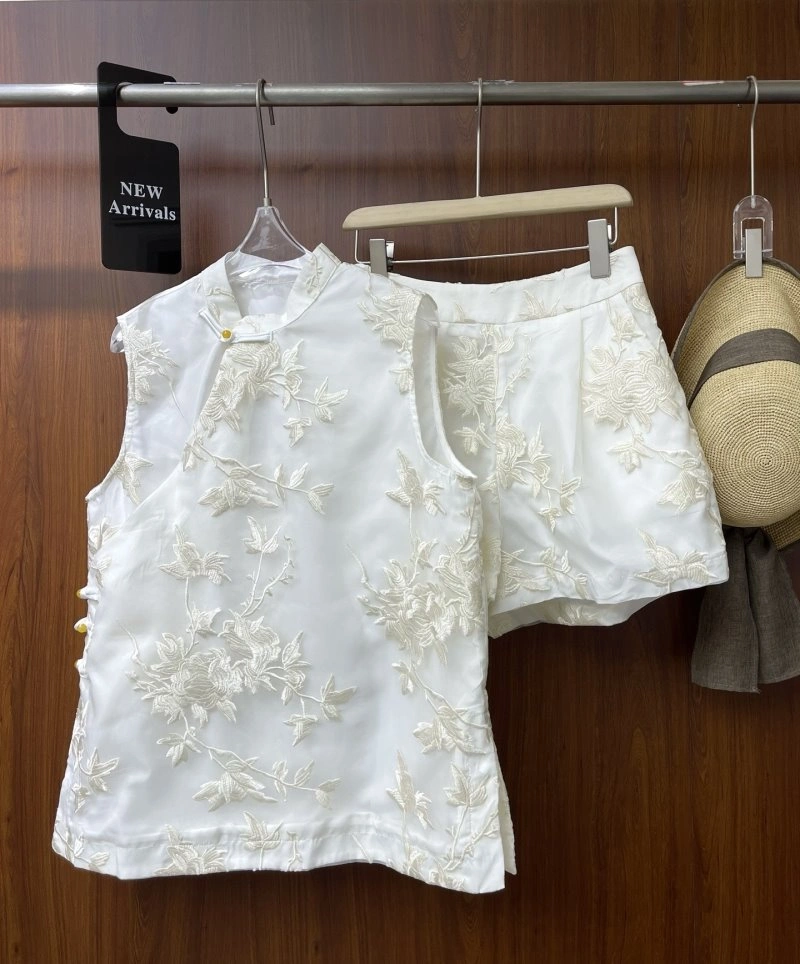 Seasonal Chanel Short Suits 110423
