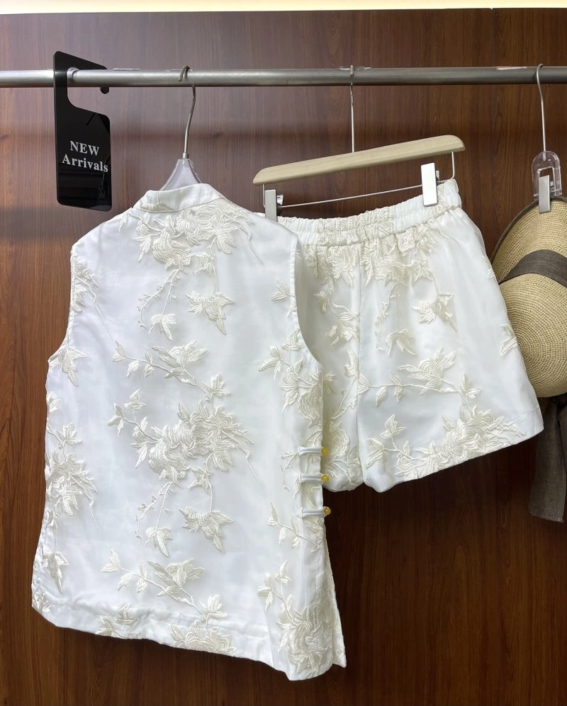 Seasonal Chanel Short Suits 110423