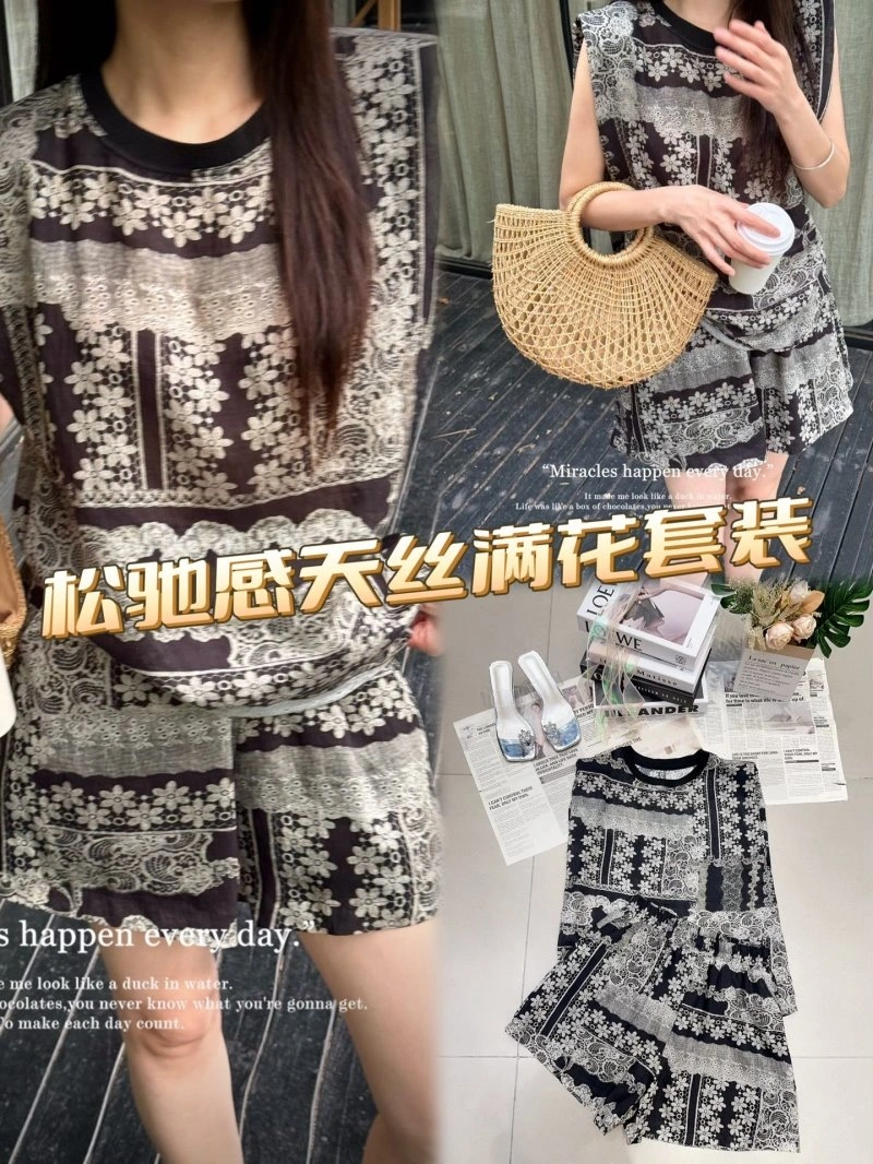 Chanel Short Suits Original 110428