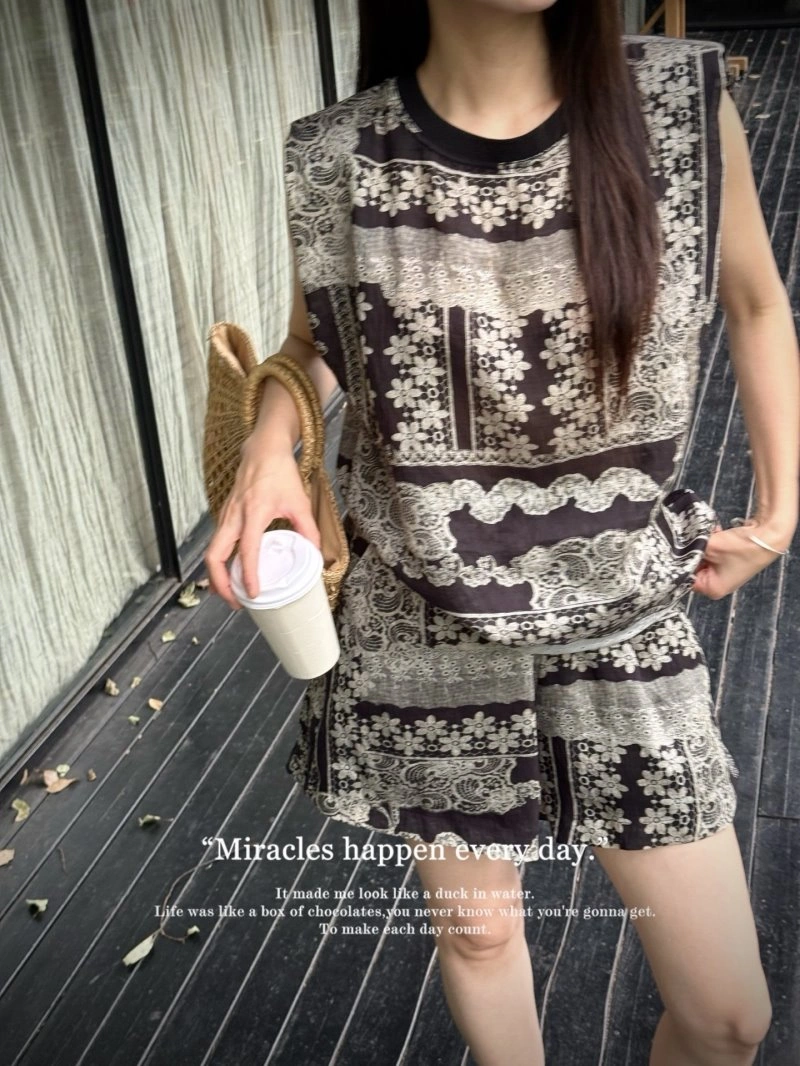 Chanel Short Suits Original 110428