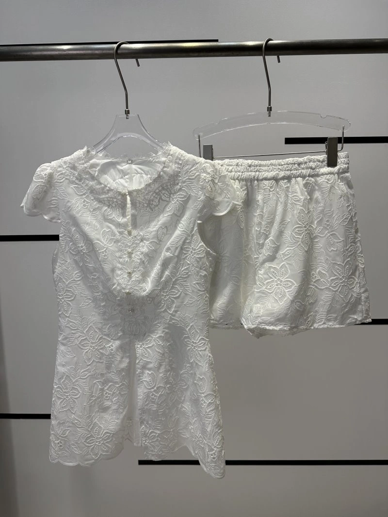 Chanel Short Suits Reliable 110436