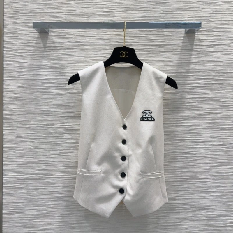 Sporty Chanel Short Suits 110429