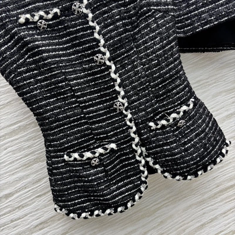 Timeless Chanel Short Suits 110406