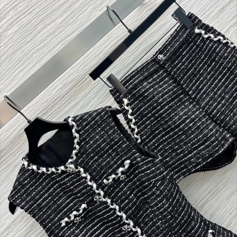 Timeless Chanel Short Suits 110406