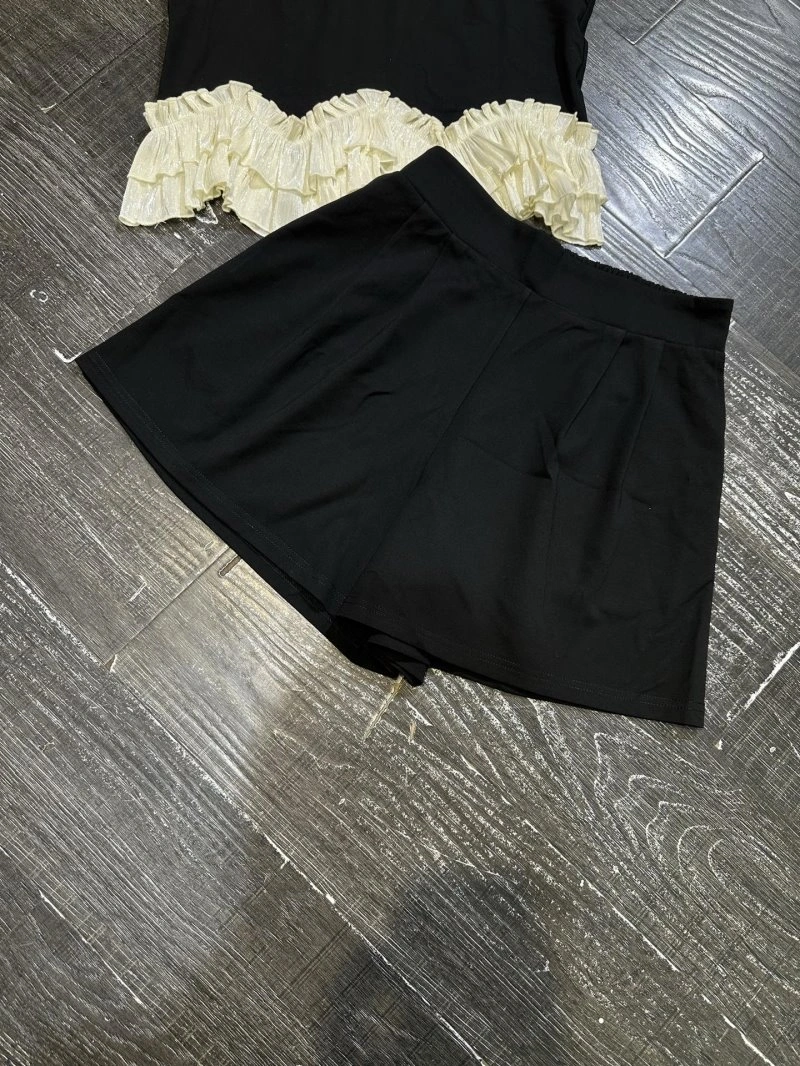 Durable Chanel Short Suits 110408