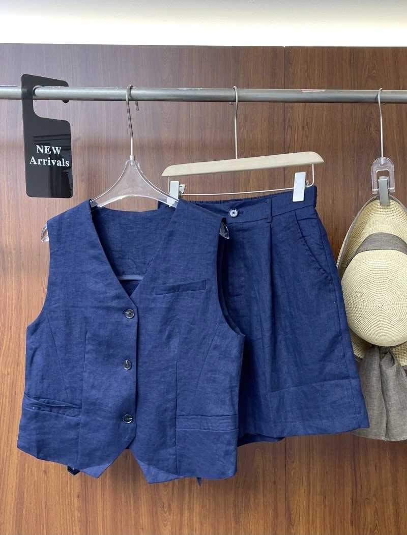 Chanel Short Suits Supportive 110405