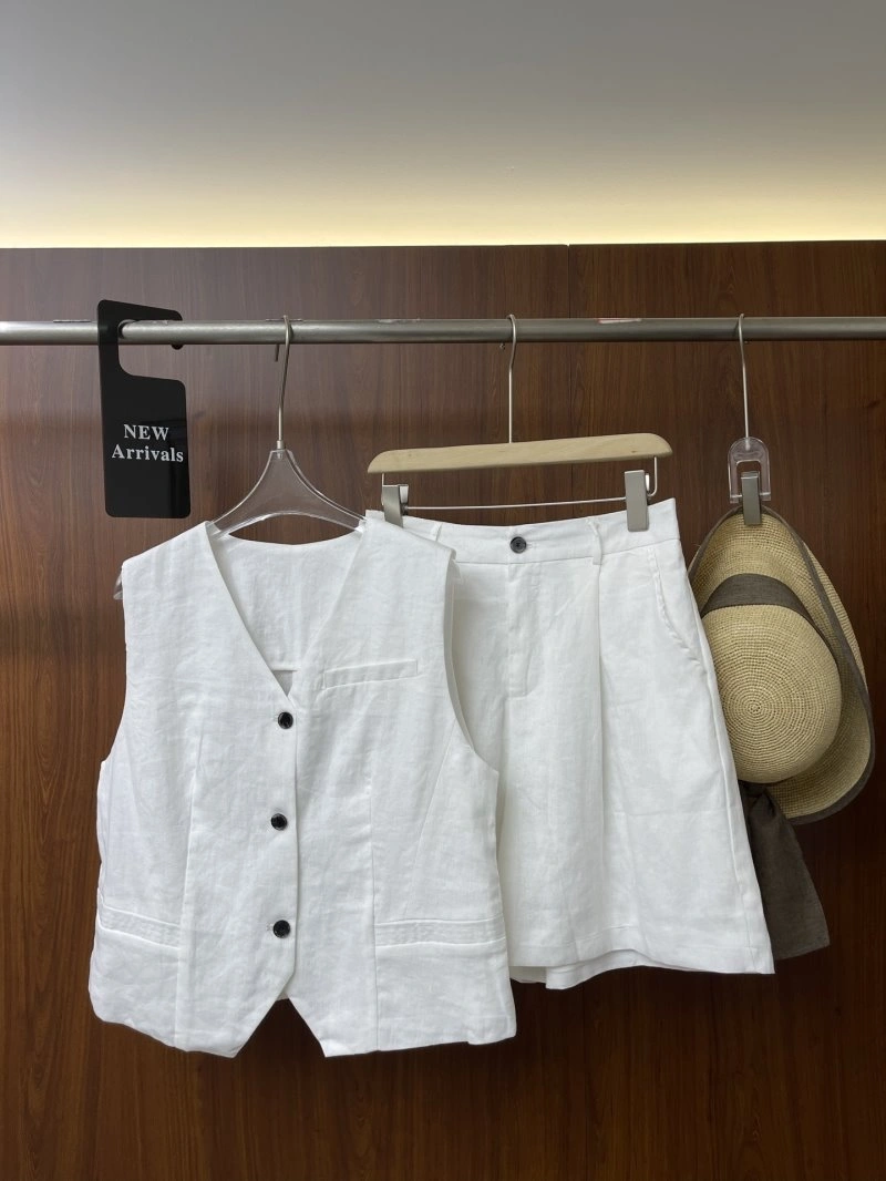 Chanel Short Suits Supportive 110405
