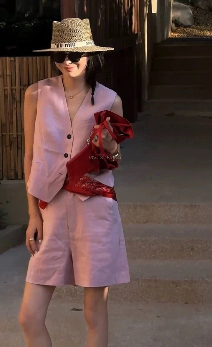 Chanel Short Suits Supportive 110405