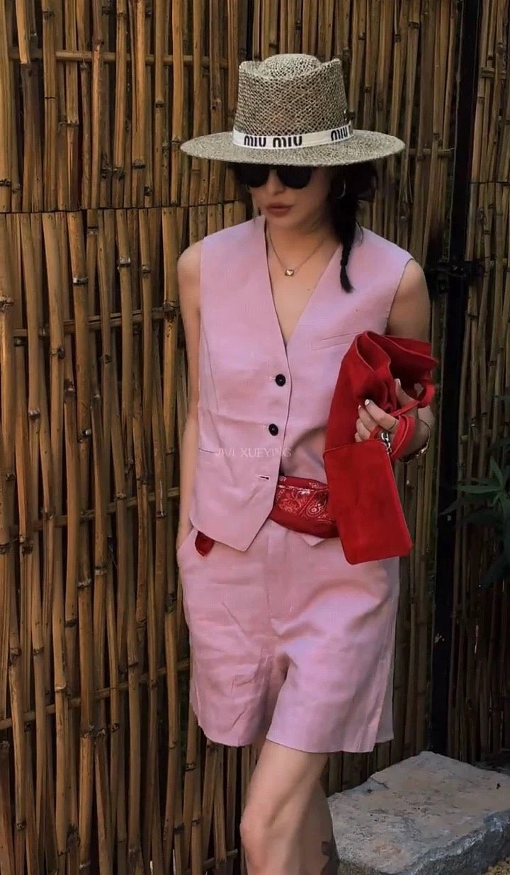 Chanel Short Suits Supportive 110405