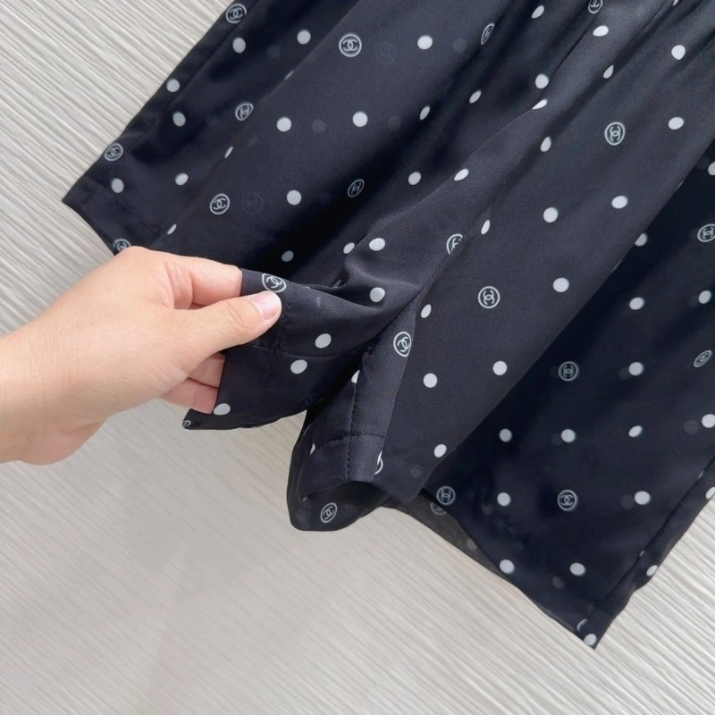 Unisex Chanel Short Suits 110400