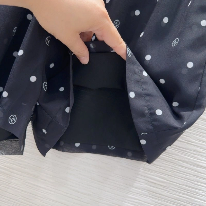 Unisex Chanel Short Suits 110400