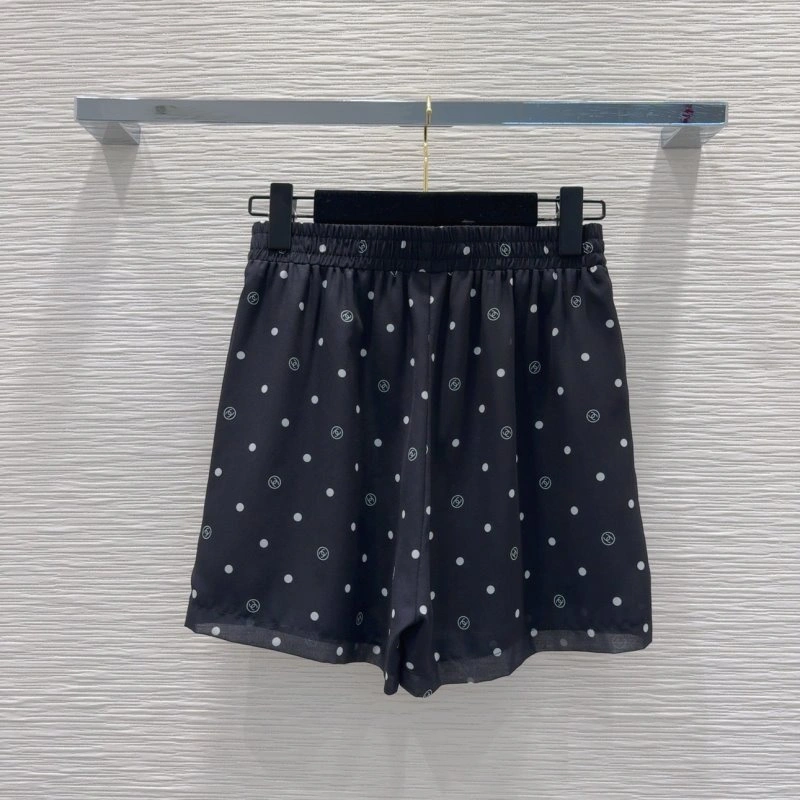 Unisex Chanel Short Suits 110400