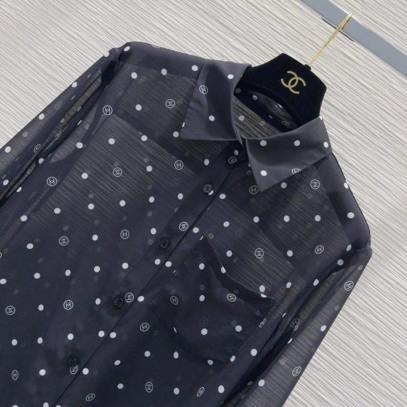 Unisex Chanel Short Suits 110400