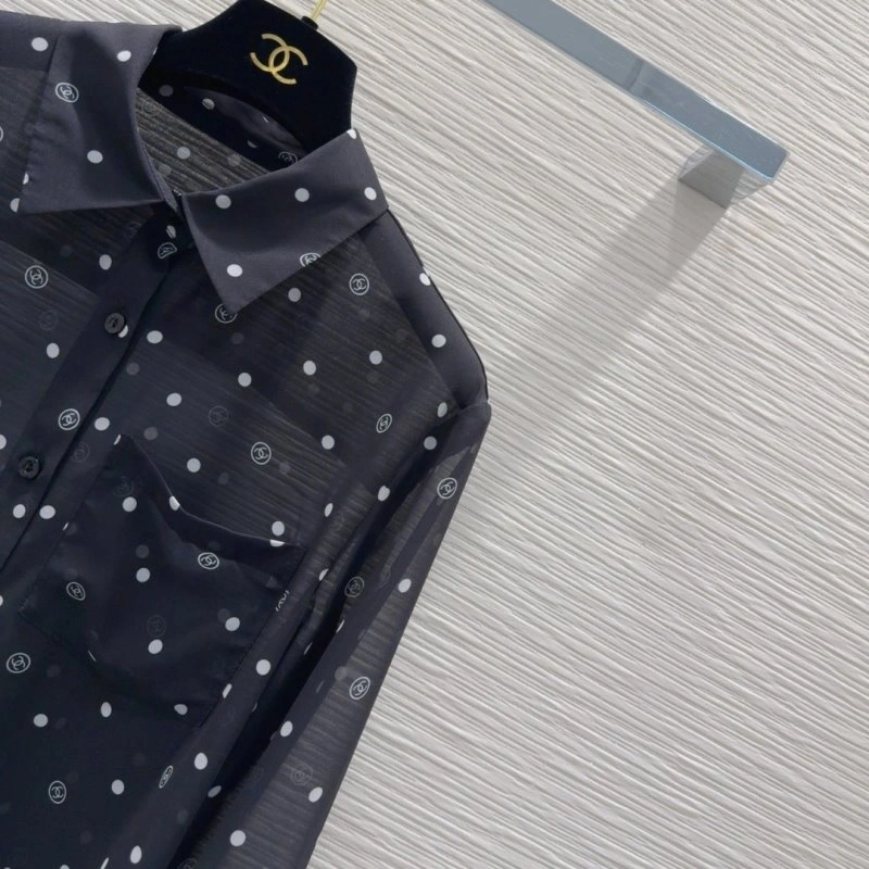 Unisex Chanel Short Suits 110400