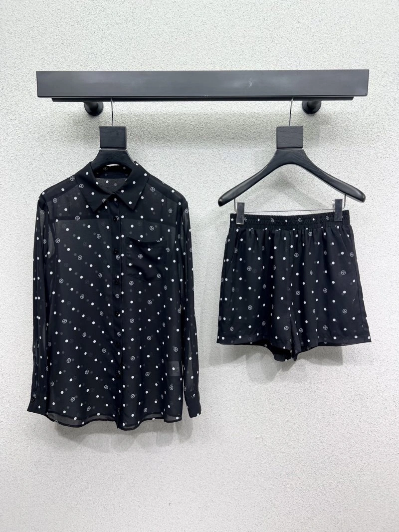 Chanel Short Suits StreetReady 110382