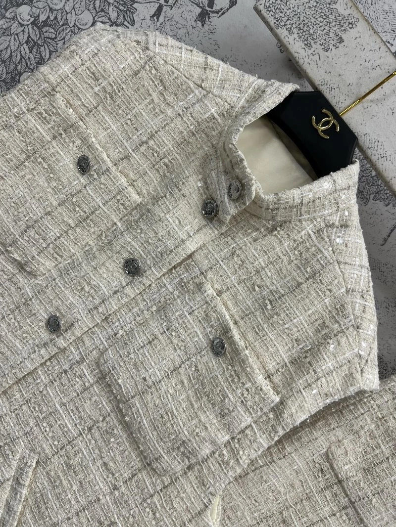 Chanel Short Suits ComfortFit 108078