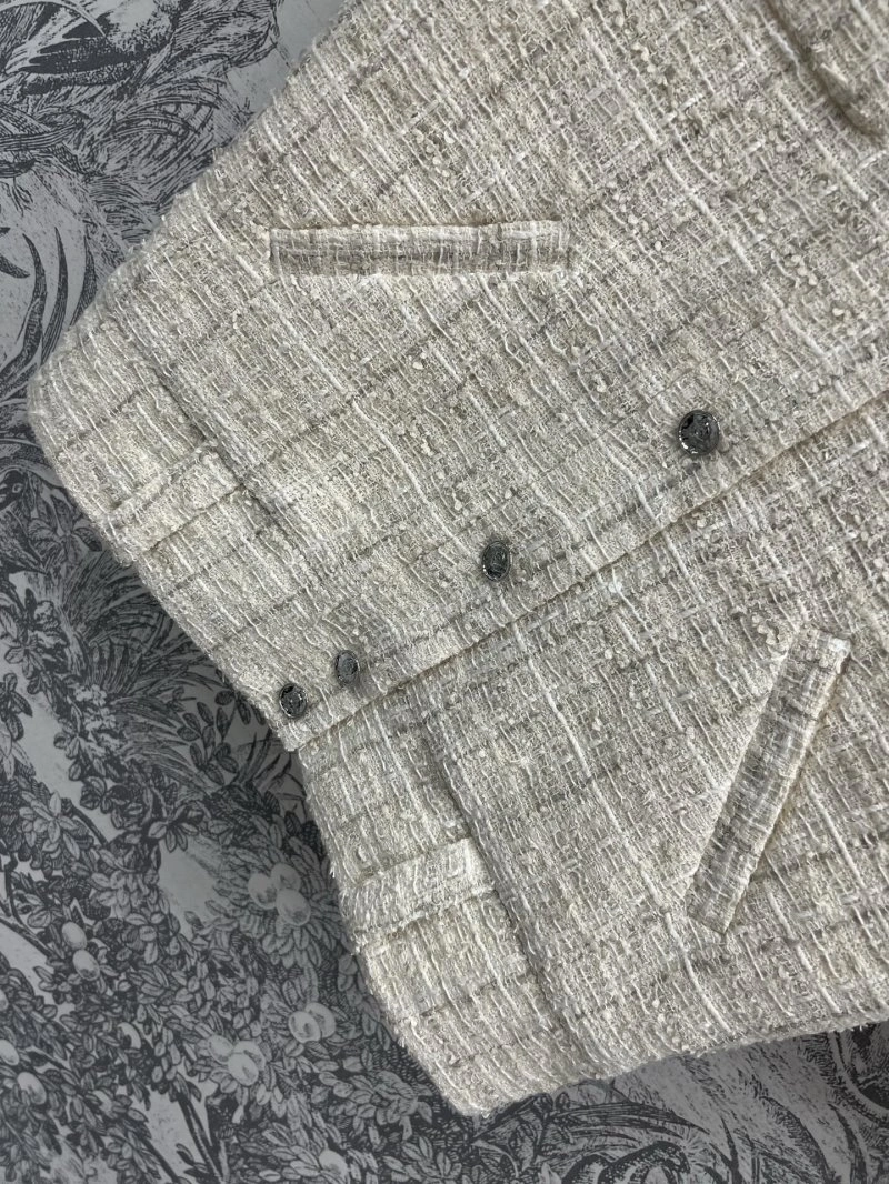 Chanel Short Suits ComfortFit 108078