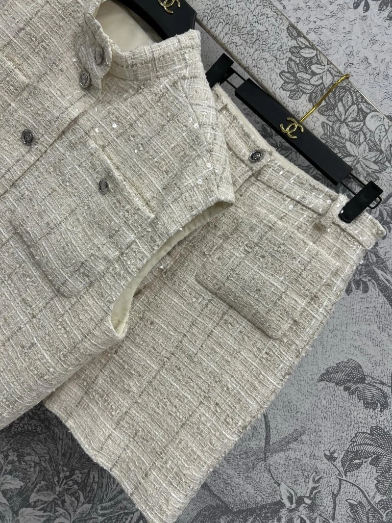Chanel Short Suits ComfortFit 108078