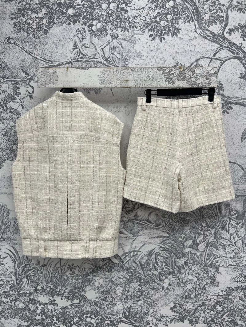 Chanel Short Suits ComfortFit 108078