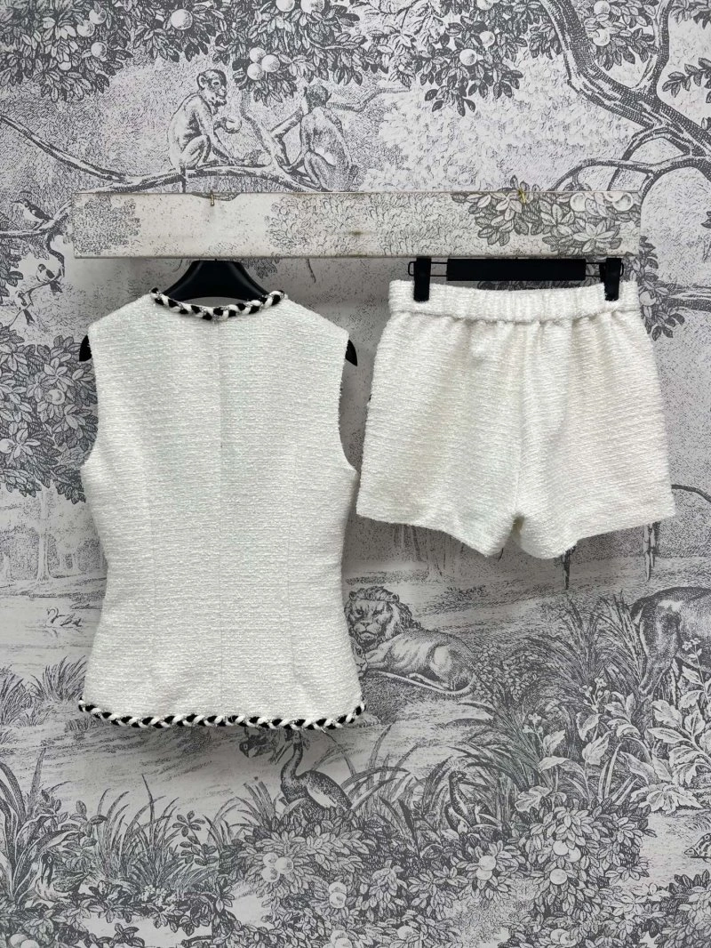 Chanel Short Suits Functional 108080