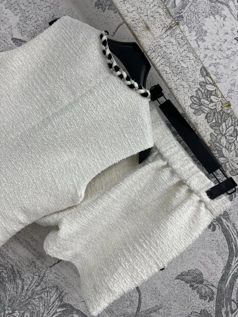 Chanel Short Suits Functional 108080